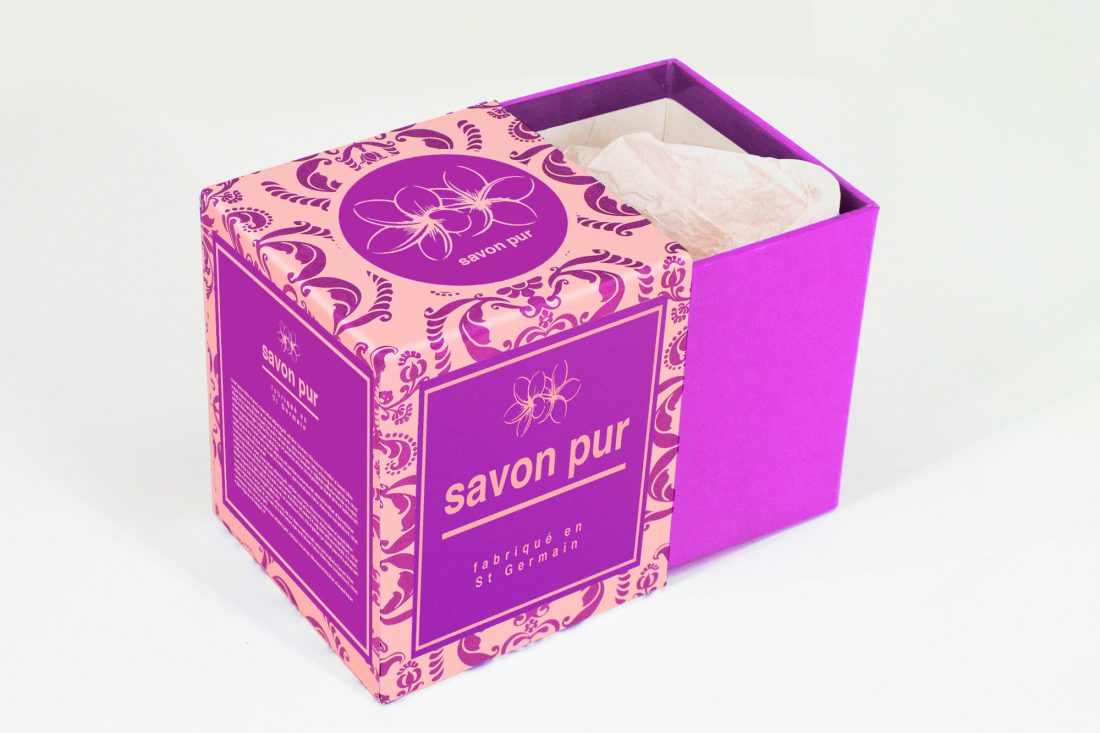 Savon Pour Open View Front Cover Open