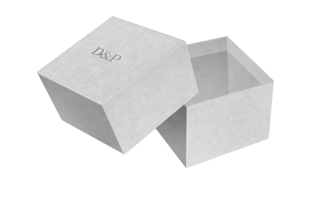 Square Box B 140x140d80 White Deboss Silver